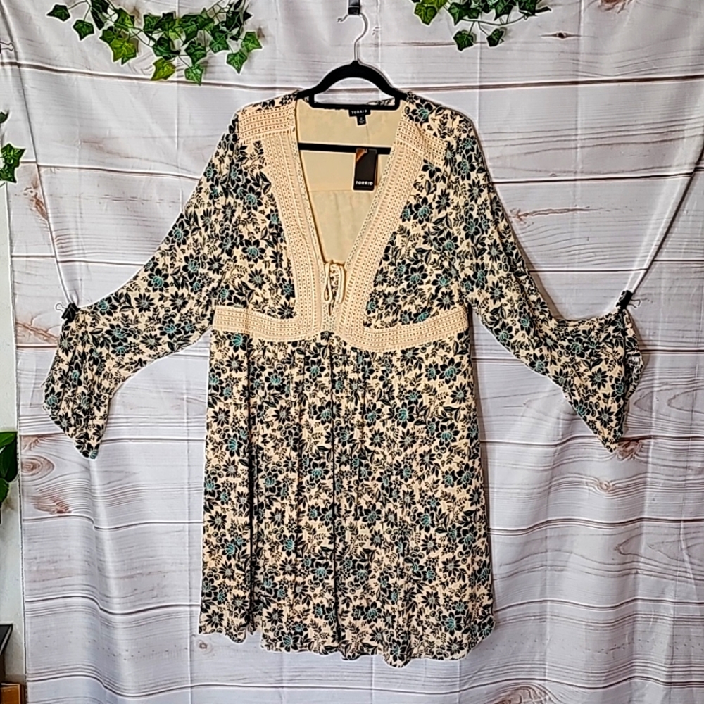 Torrid Teal Floral Boho Bell Sleeves 2X